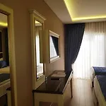Grand Marcello מלון