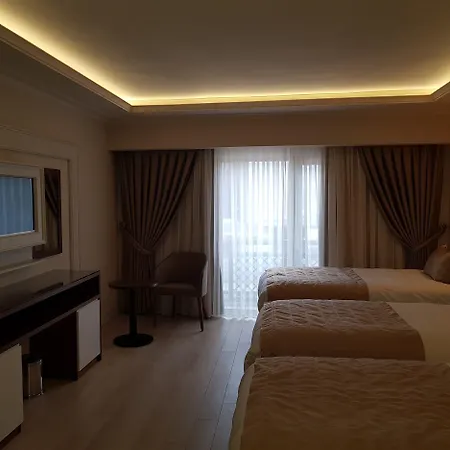 Grand Marcello מלון 4*