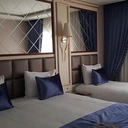 Grand Marcello فندق 4*